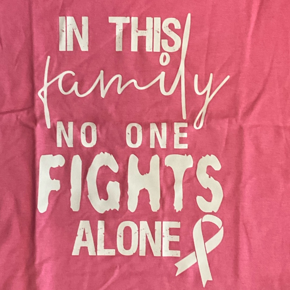 Gildan Breast Cancer Awareness T-Shirt Pink In This Family No One Fights Alone L - Picture 8 of 9